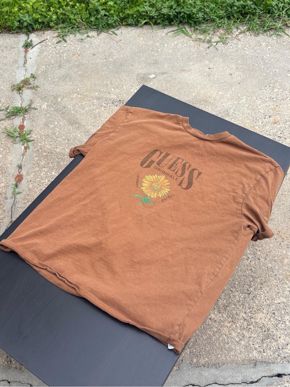 GUESS Brown Short-Sleeve Tee with Sunflower Graphic